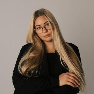 Grafikas dizainere ar 4 gadu pieredzi